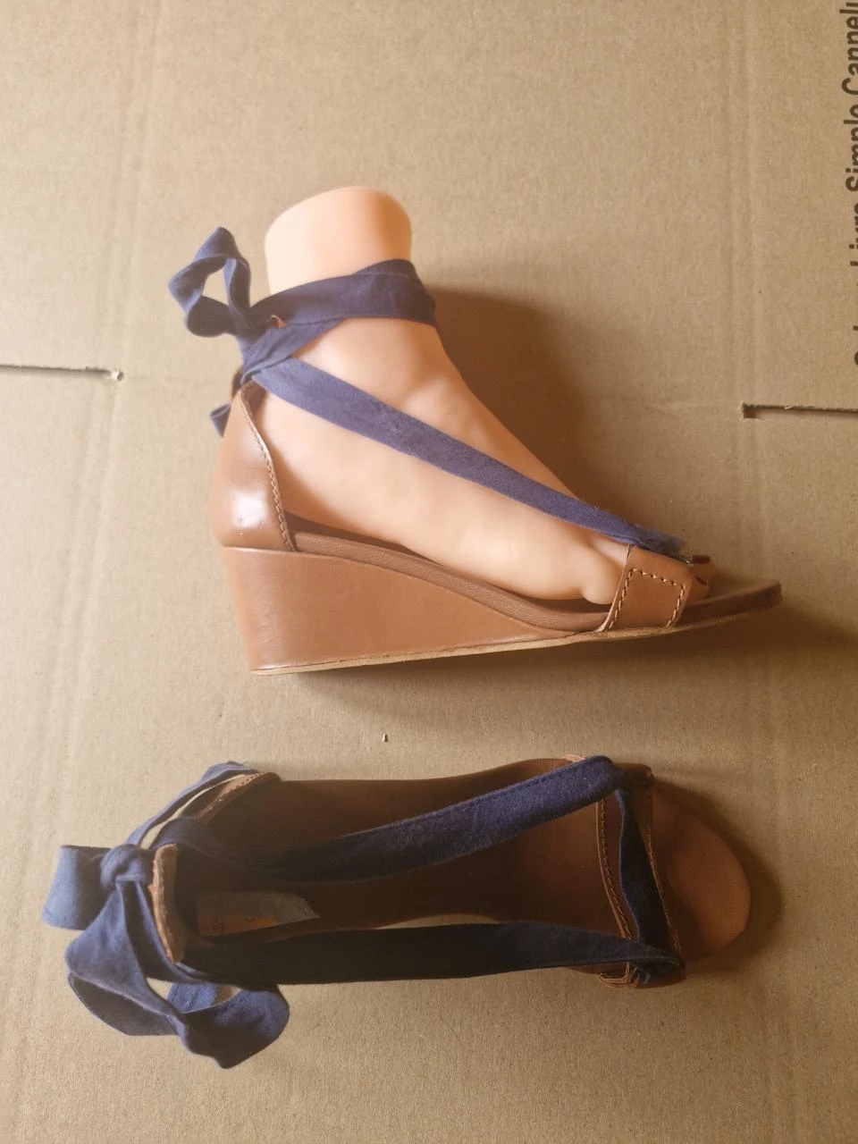 Vrouwelijke gesloten sandalen met hak - Maat 36 – photo 5